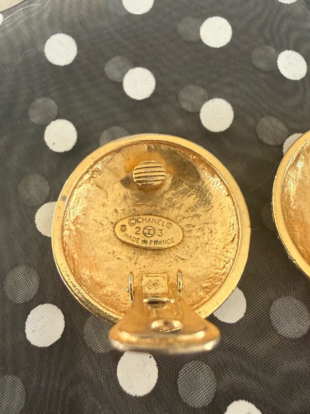 Vintage CHANEL Clip On Earrings - Picture 4 of 10